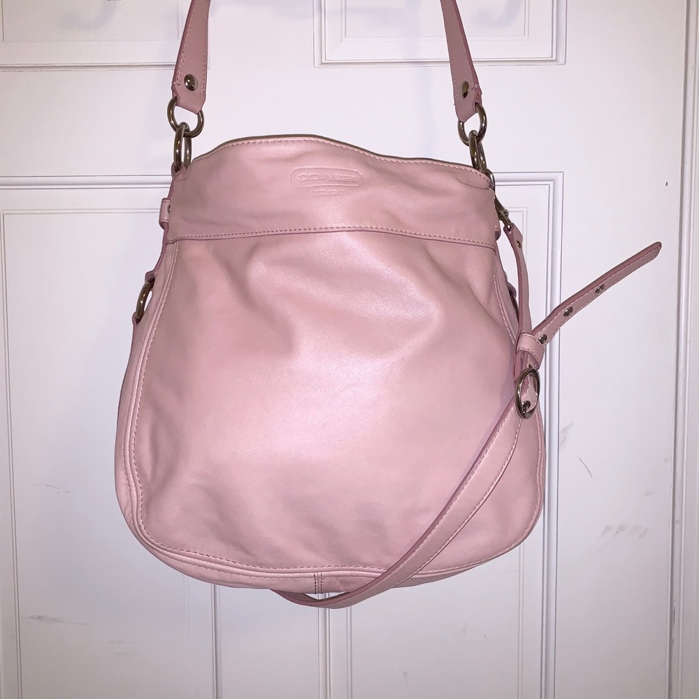 Coach Zoe Hobo Medium Bag in Light Pink